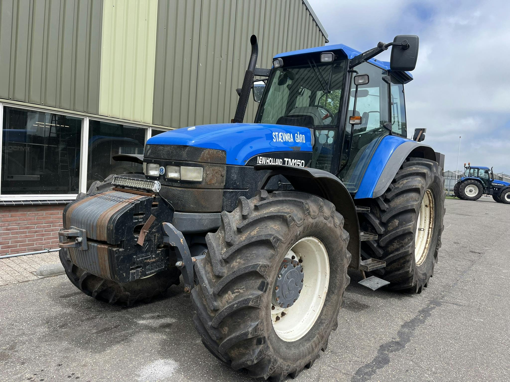 {"type":"heading3","text":"New Holland TM150","spans":[],"direction":"ltr"}