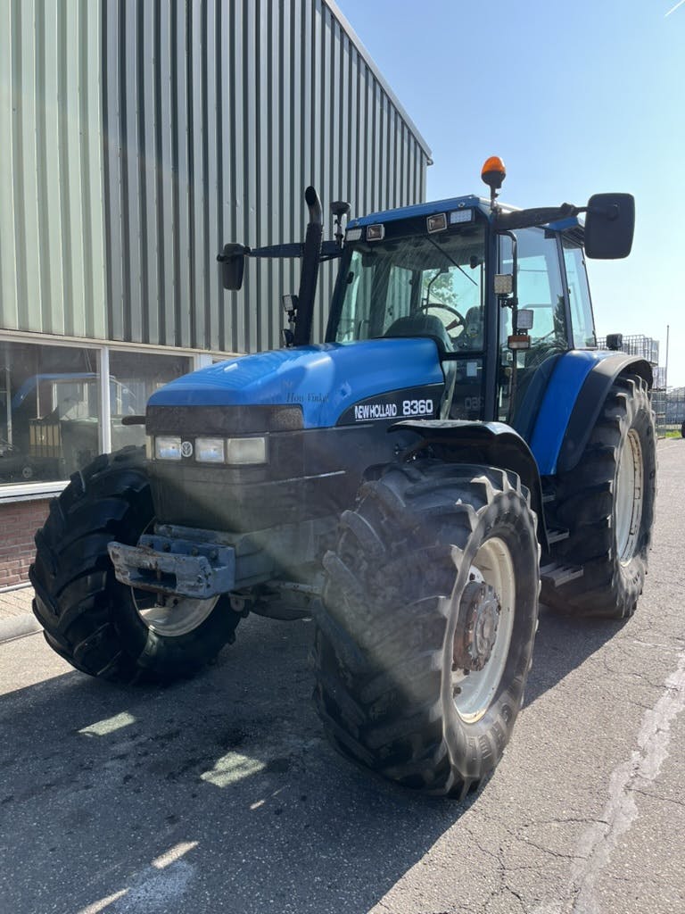 New Holland 8360