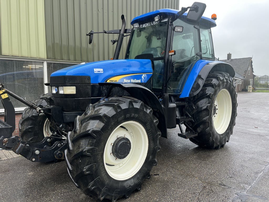 New Holland TM140