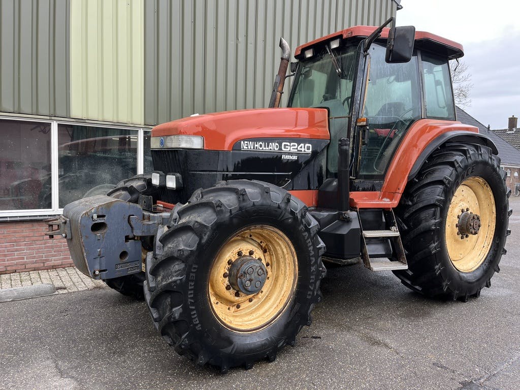 New Holland G240