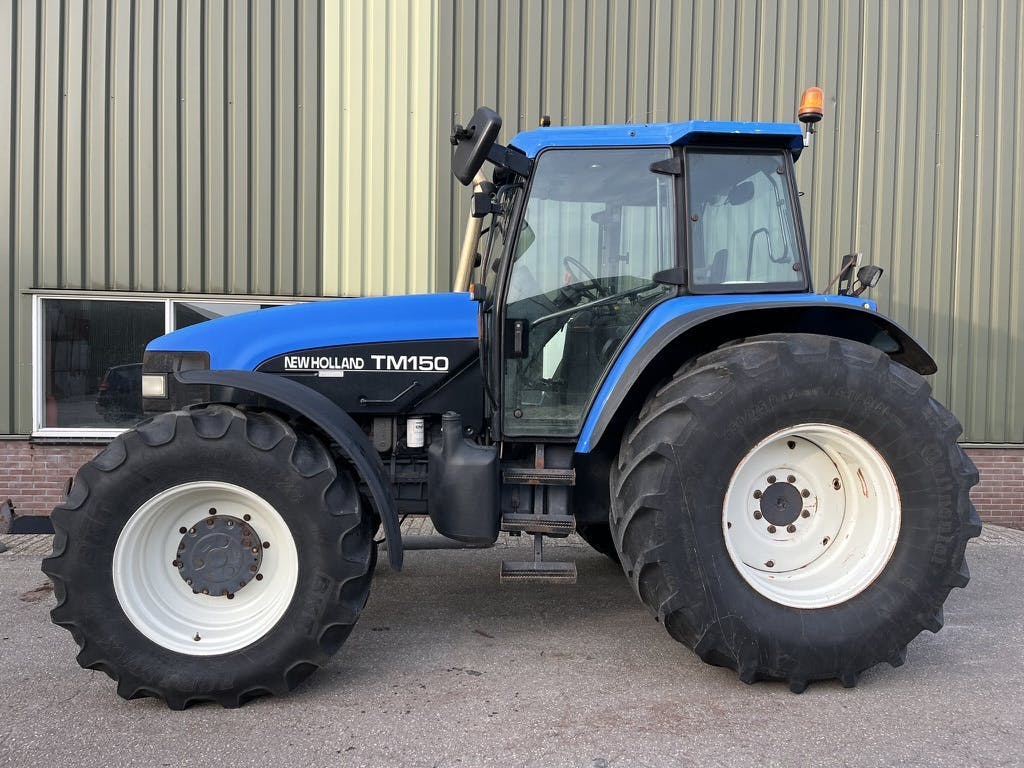 New Holland TM150