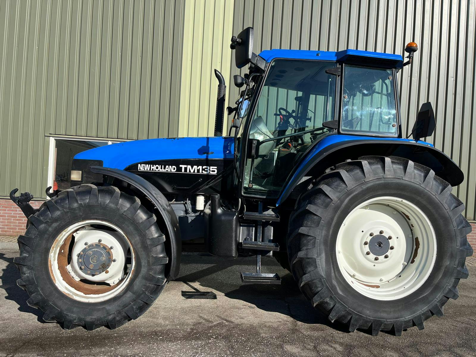 New Holland TM135