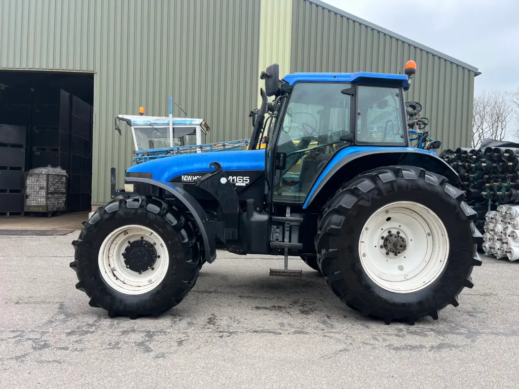 New Holland TM165 UTLRA 