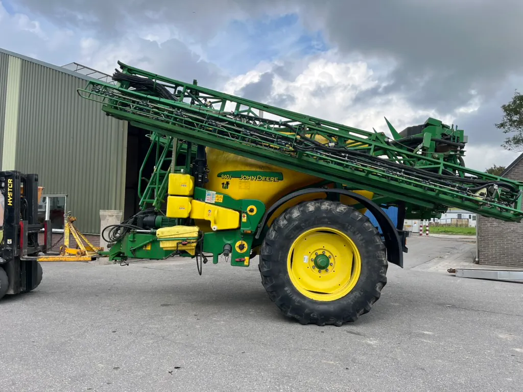 John Deere 840i