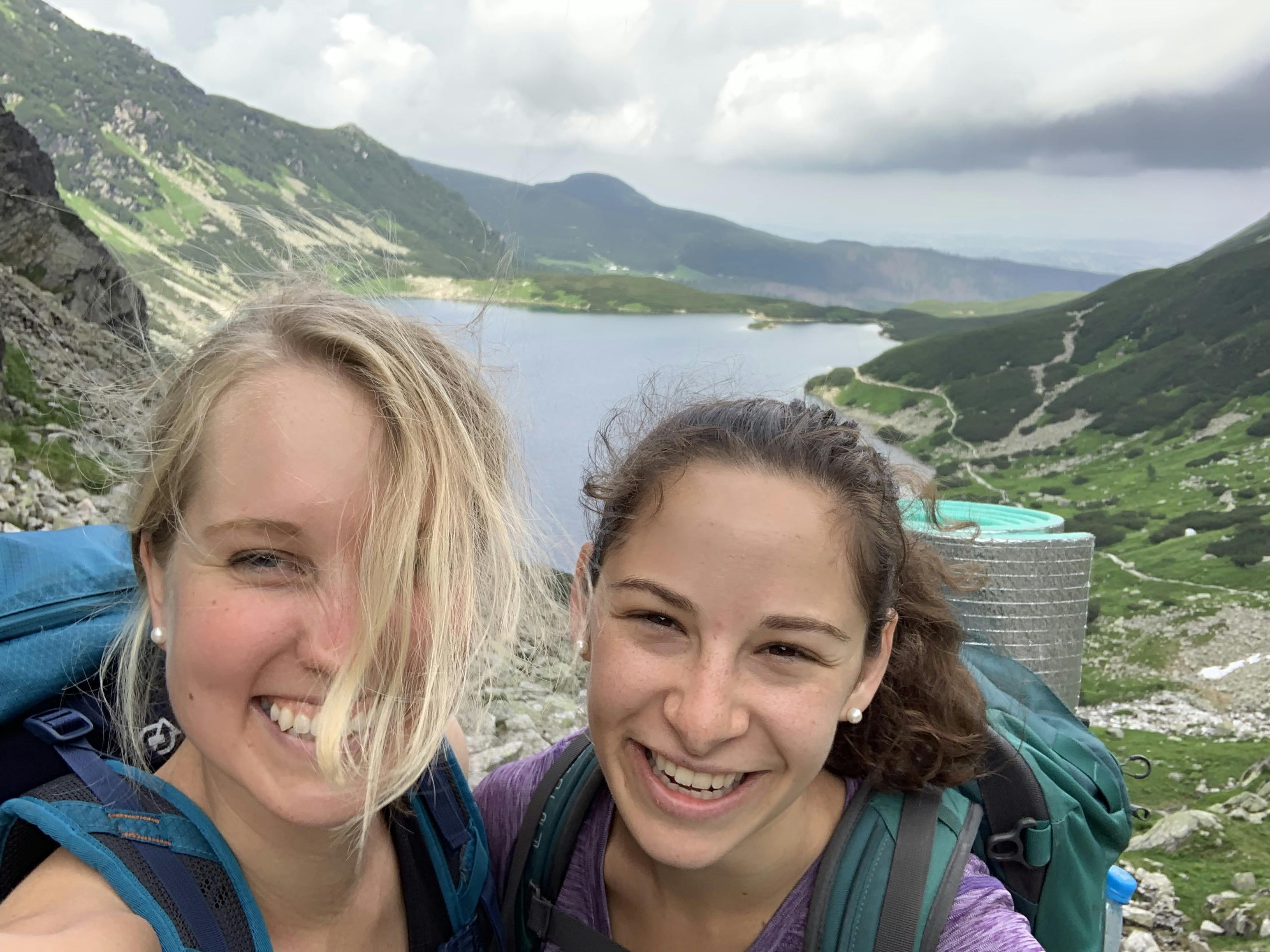 czarny staw tatry wind blowing hair