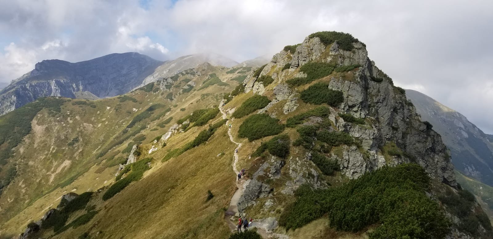 polish-tatra-mountains-red-ridge-trail