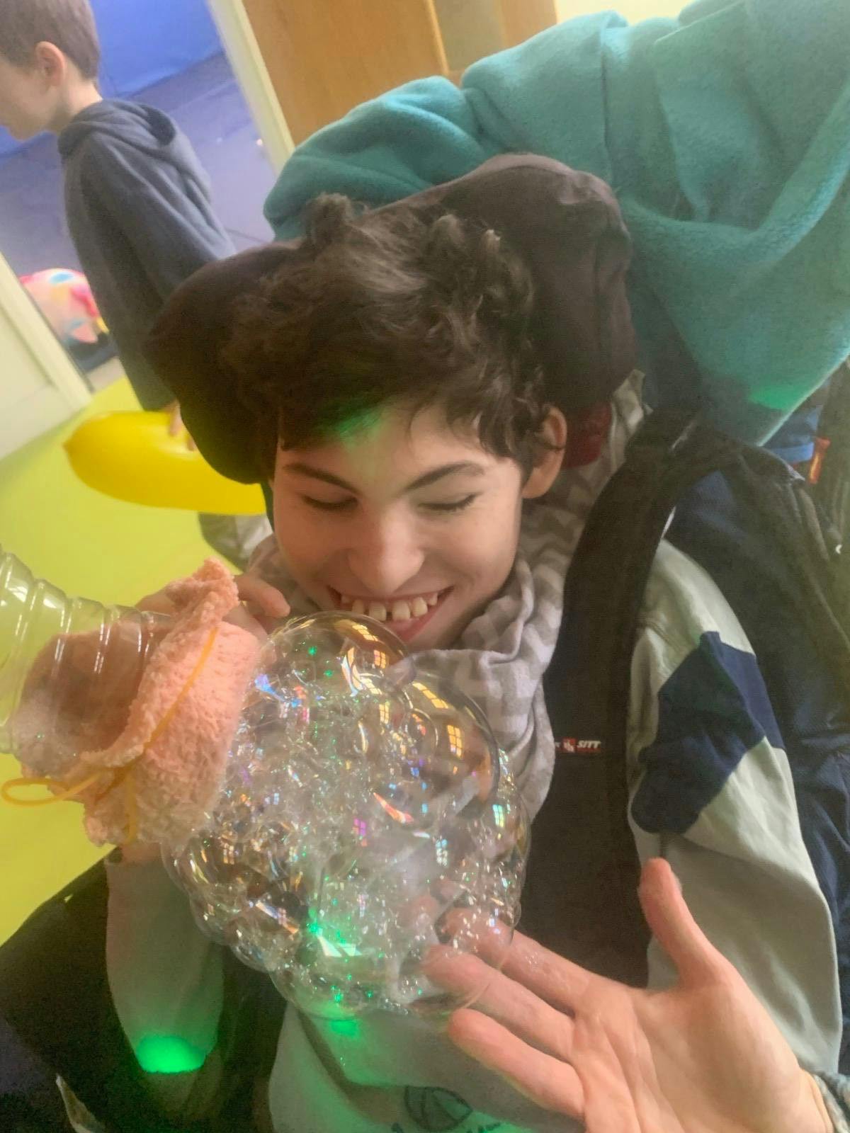 Sensory Science in Action at Rosedale.
Science comes alive in Rosedale through hands-on, sensory-rich experiences. Through touch, sound, sight, movement and smell, our pupils explore the world with curiosity, play and wonder every day. From water play and bubbling experiments to light exploration, texture trays, temperature changes and nature investigations, learning happens through real, meaningful sensory engagement. These moments capture the joy of discovery and the magic of learning through the senses.