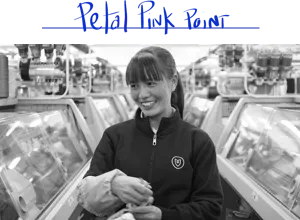 Black and white image of a member of the Rothy’s team. 