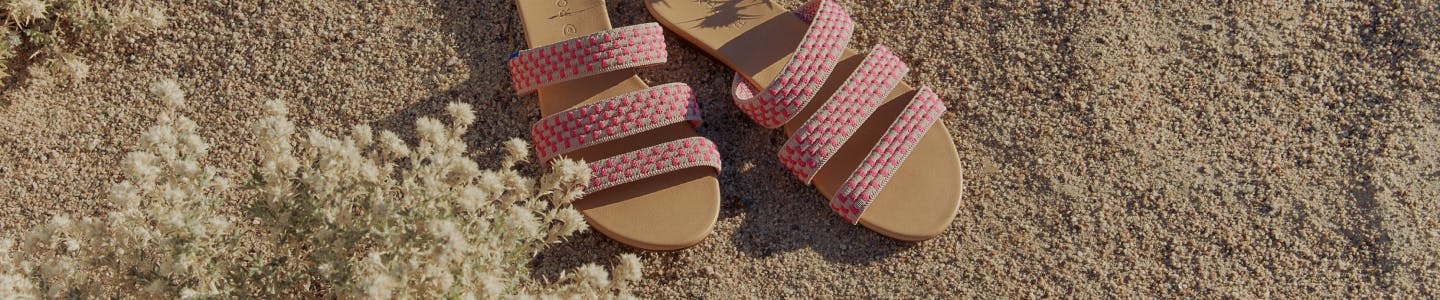 The Triple Band in Hot Pink Basket Stitch shown from the top-view.