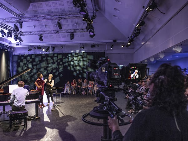 Insights ©2019 ROH. Photograph by Sim-Canetty Clarke