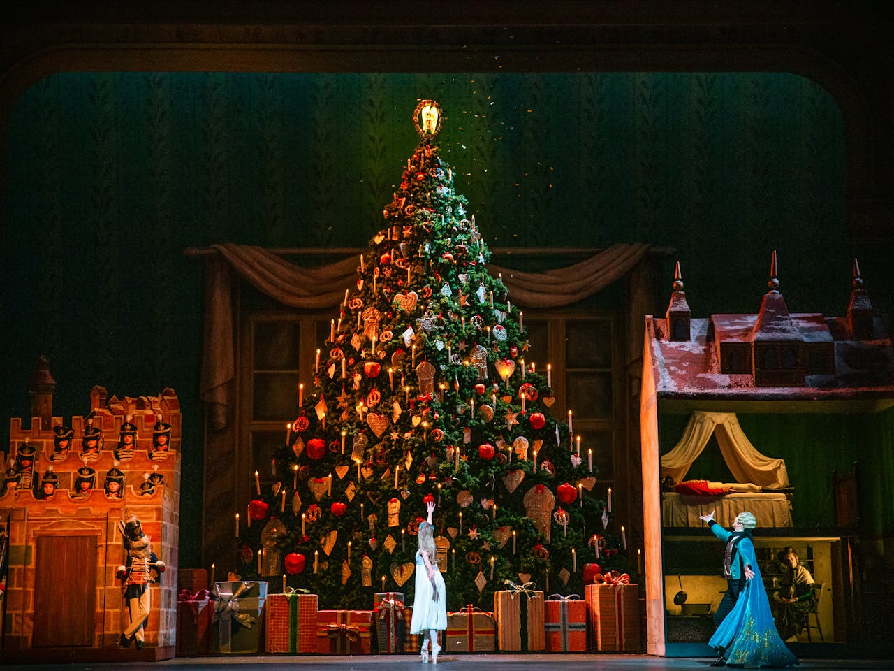 Christmas with the Royal Ballet and Opera
