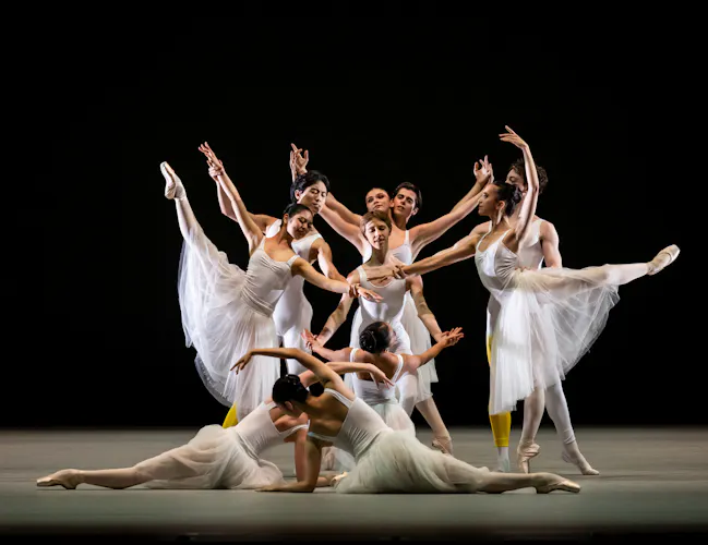 Students of The Royal Ballet School in Sweet Morning Blooms ©Photography by ASH (1 of 4)