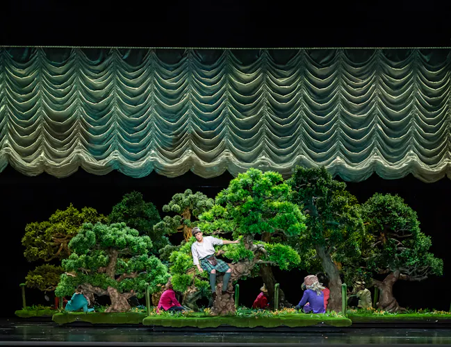 Emily D'Angelo as Ruggiero in Alcina ©2022 Marc Brenner (1 of 12)