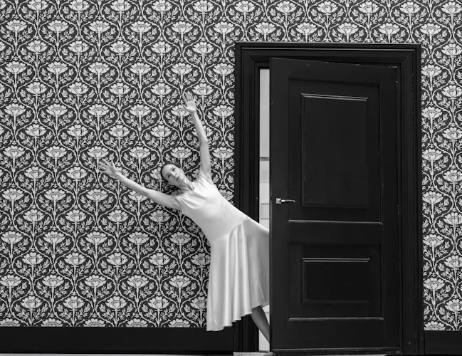 Lauren Cuthbertson in rehearsal for León and Lightfoot’s Shoot the moon (3 of 6)