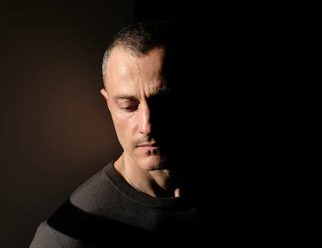 Jean-Baptiste Del Amo – HAND TO MOUTH TO (5 of 6)