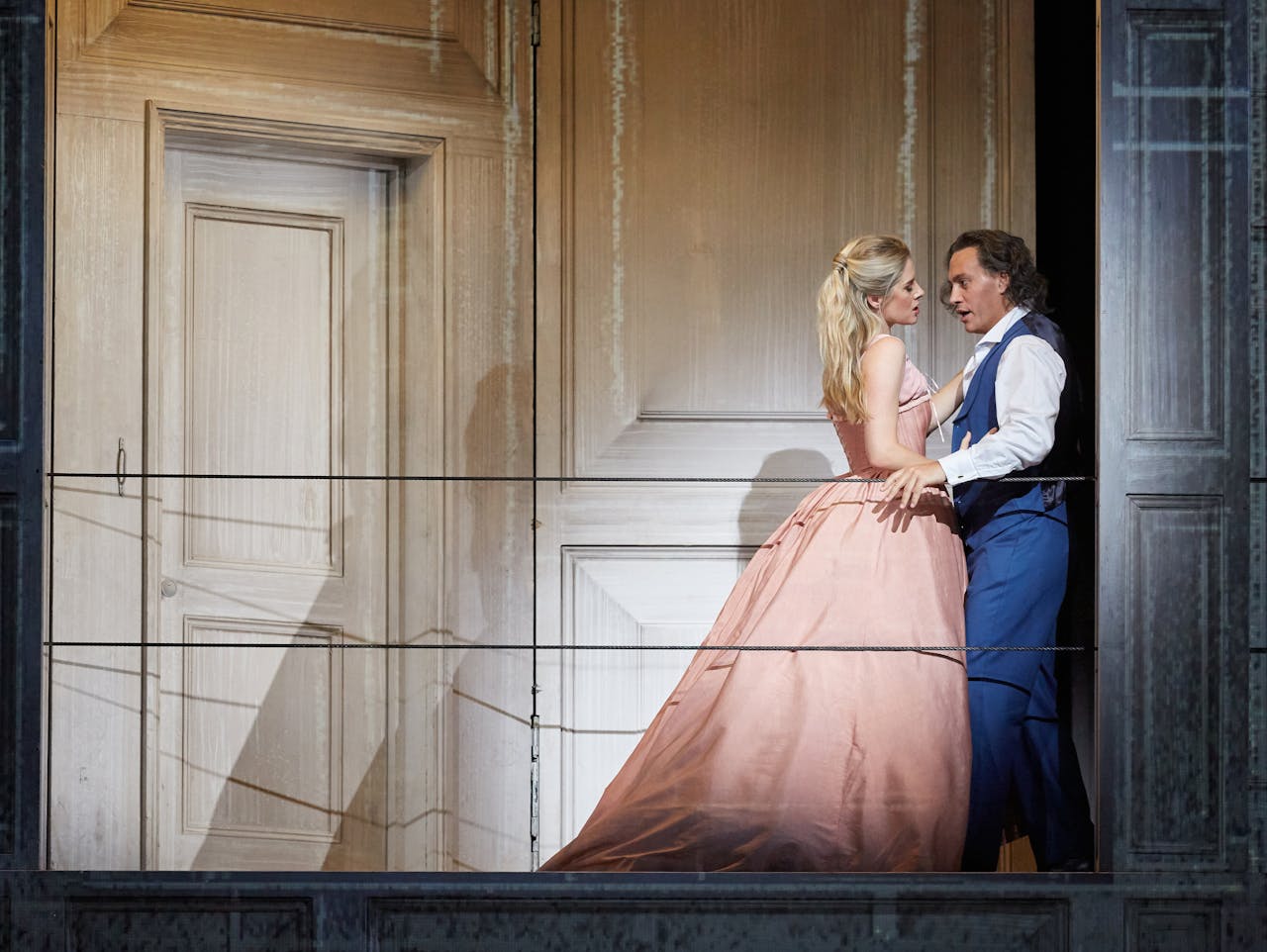 Malin Bystrom as Donna Anna and Erwin Schrott as Don Giovanni in Don Giovanni, The Royal Opera © 2019 ROH. Photograph by Mark Douet