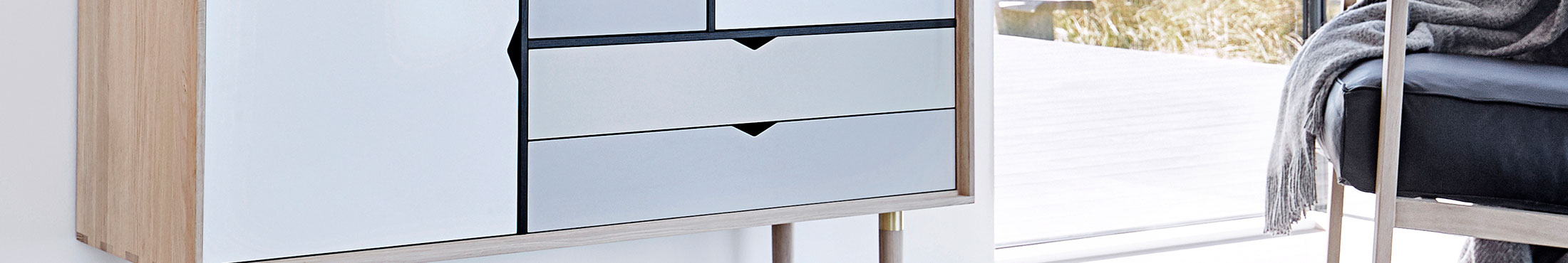 TAC Stol, ValnøttMessingHvit Andersen @ RoyalDesign.no TAC Stol, ValnøttMessingHvit Andersen @ RoyalDesign.no