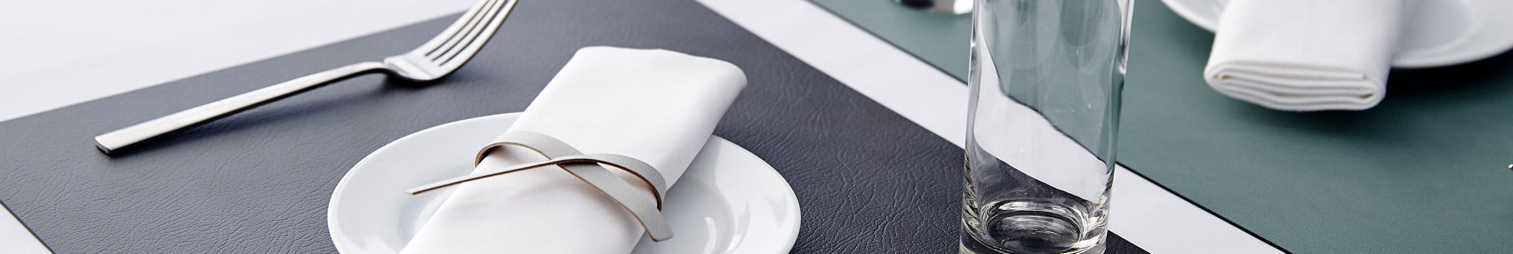 ideal f/ür Partys braunes t/ürkisfarbenes Paisley-Muster langlebig Stoffservietten 50,8 x 50,8 cm wiederverwendbar 4 St/ück Hochzeiten und Abendessen Baumwollmischgewebe weich Dinnerservietten