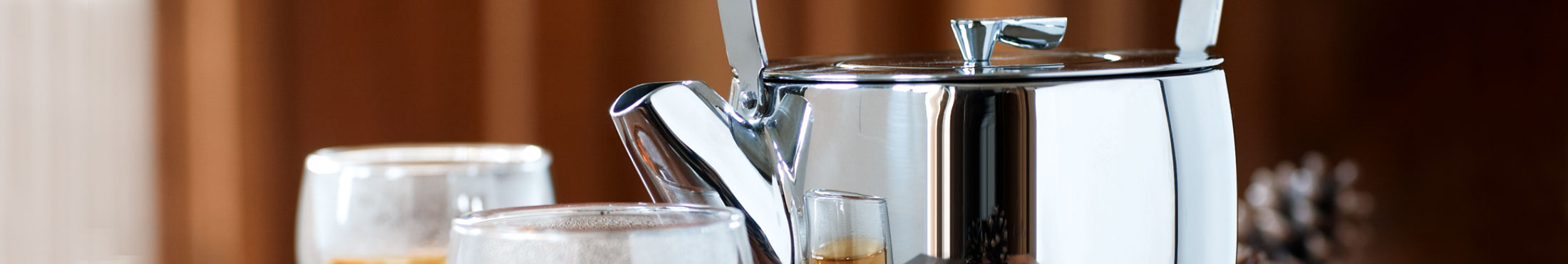 Här hittar du tebryggare och tekannor i läcker design och dessutom till ett bra pris! Välj mellan olika tekannor i varierande material, storlek och färg och hitta just din favorit.