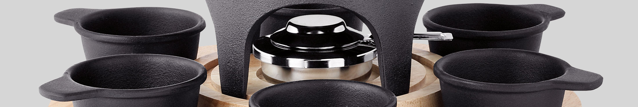 Här hittar du fonduegrytor som garanterat kommer att bli höjdpunkten när det är dags att servera efterrätten. I en fondue kan du smälta alltifrån ost till choklad.