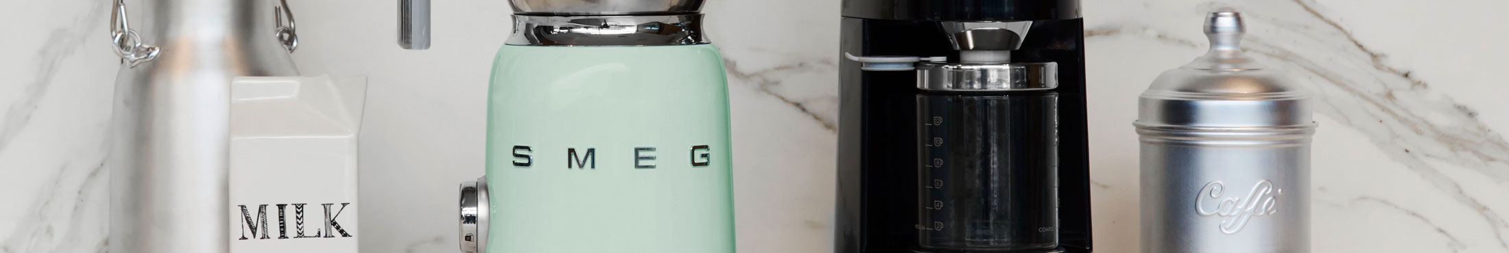 Med en mjölkskummare kan du enkelt briljera i köket genom att enkelt skapa en kopp Cappuccino eller Caffe Latte som en riktig barista.