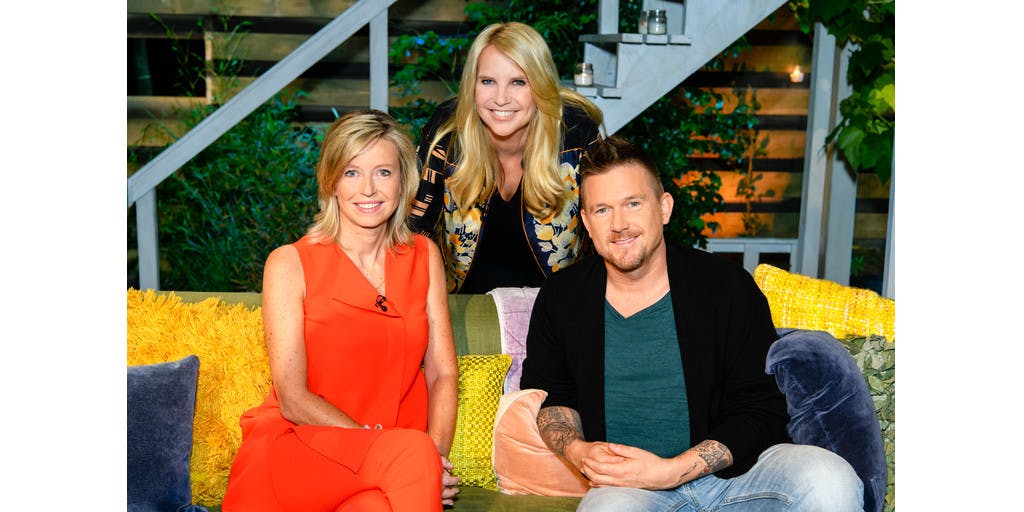 Kajsa Ollongren en Johnny de Mol in eerste aflevering ‘Linda’s Zomerweek’ 