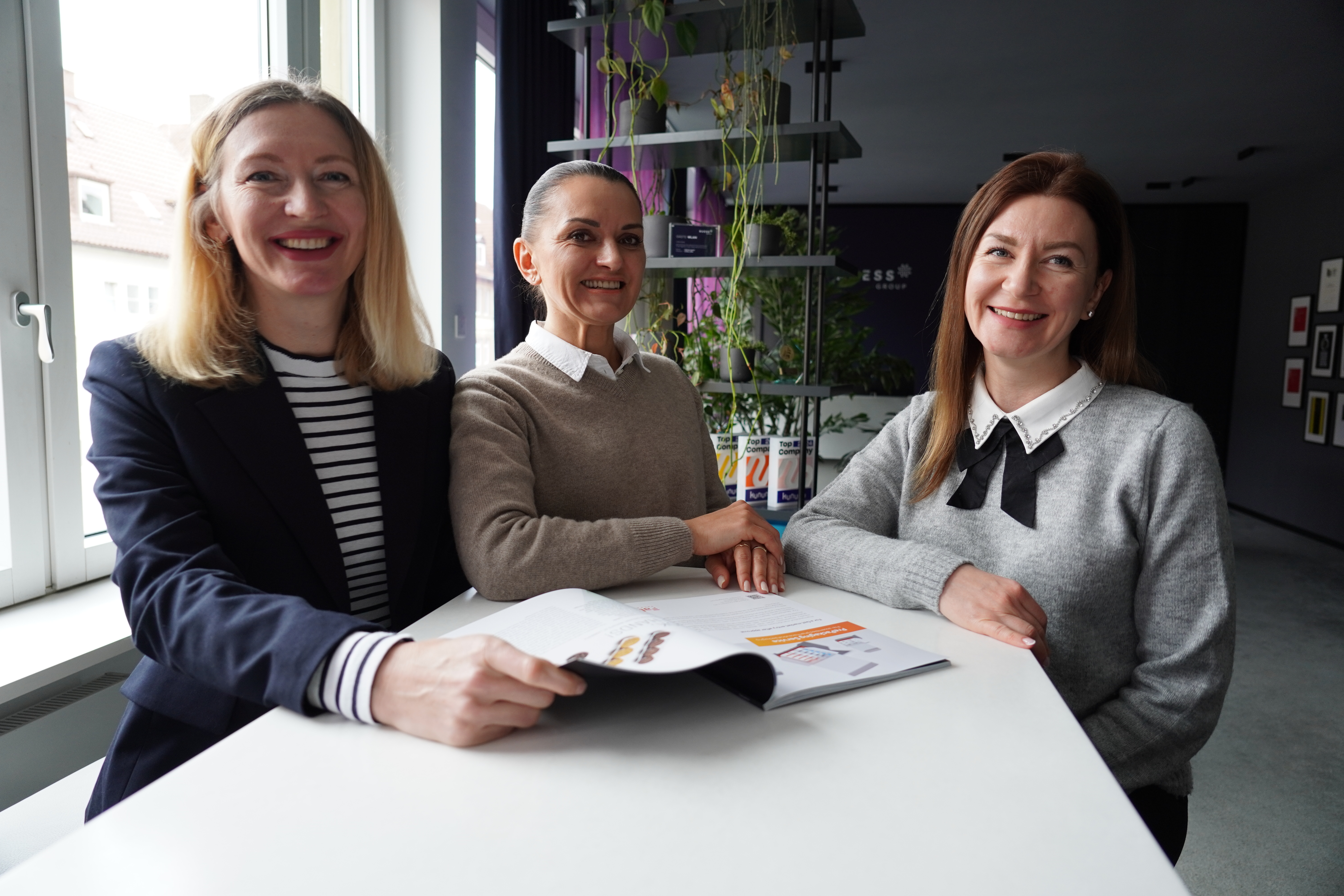 Mitarbeiter mit verschiedenen Sprachkompetenzen und unterschiedlicher Herkunft verstärken das Team der Ruess Group.