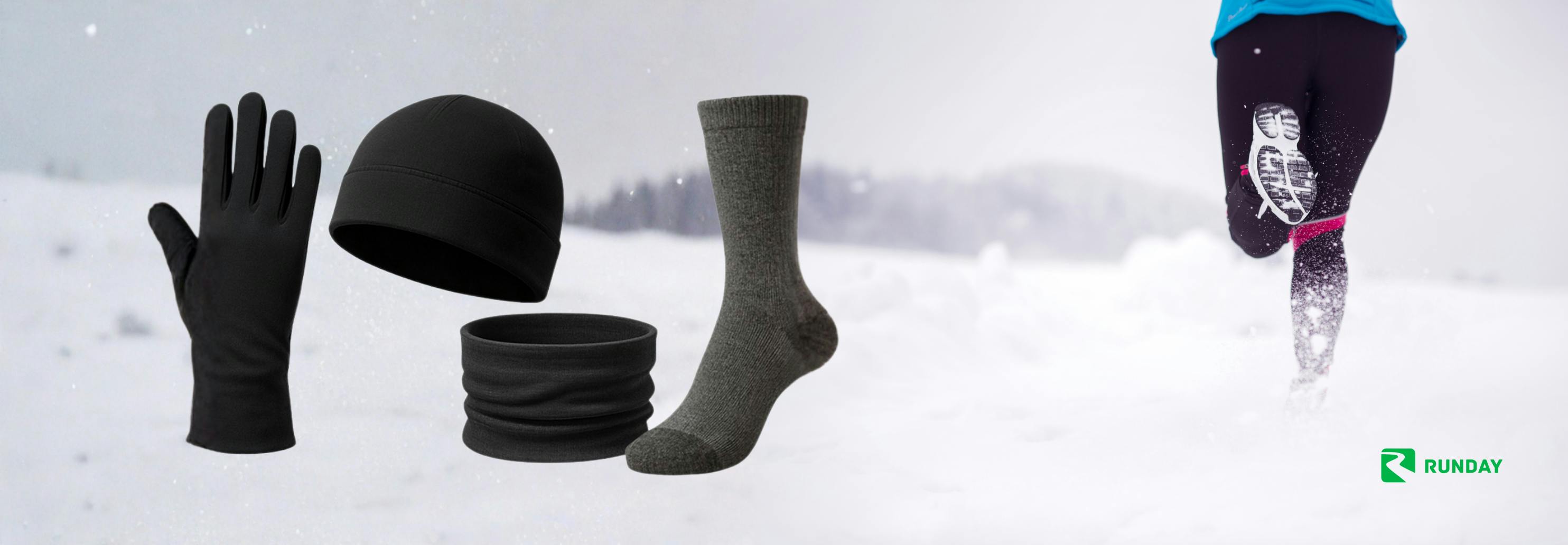 На зображенні - дівчина біжить по снігу, на фоні - рукавички, шапка та баф, термоноски