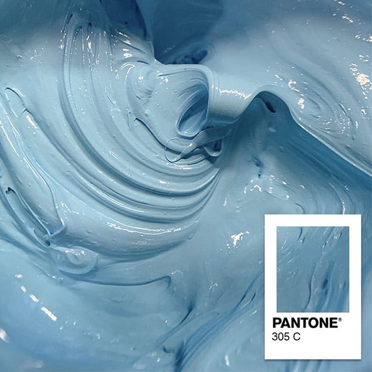 Custom mix of Pantone blue 305 c