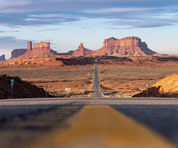 Utah horizon with mesas & blue skys.