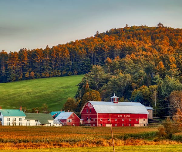 New Hampshire Fall Colors & Farm House