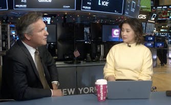 image of ron rudzin, saatva ceo, with anchors of cheddar tv