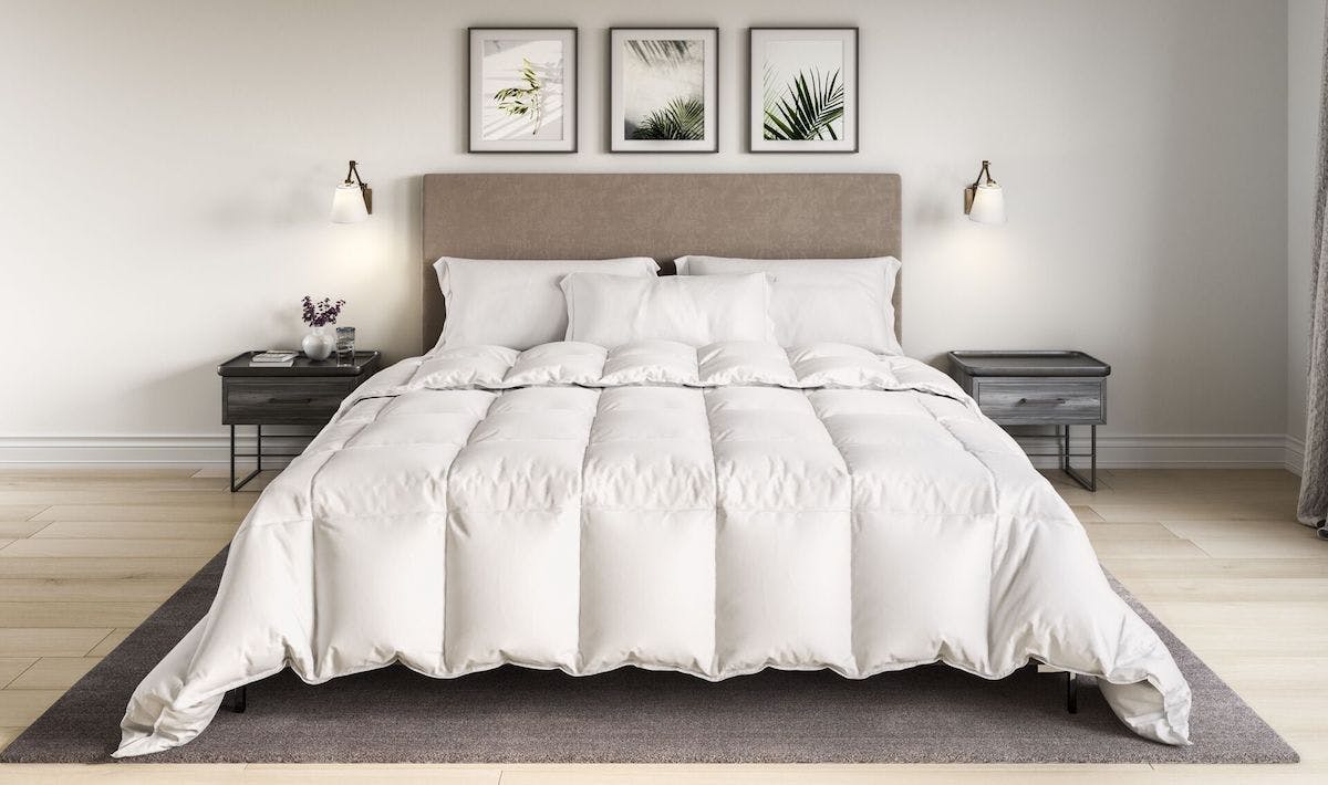 saatva down alternative comforter