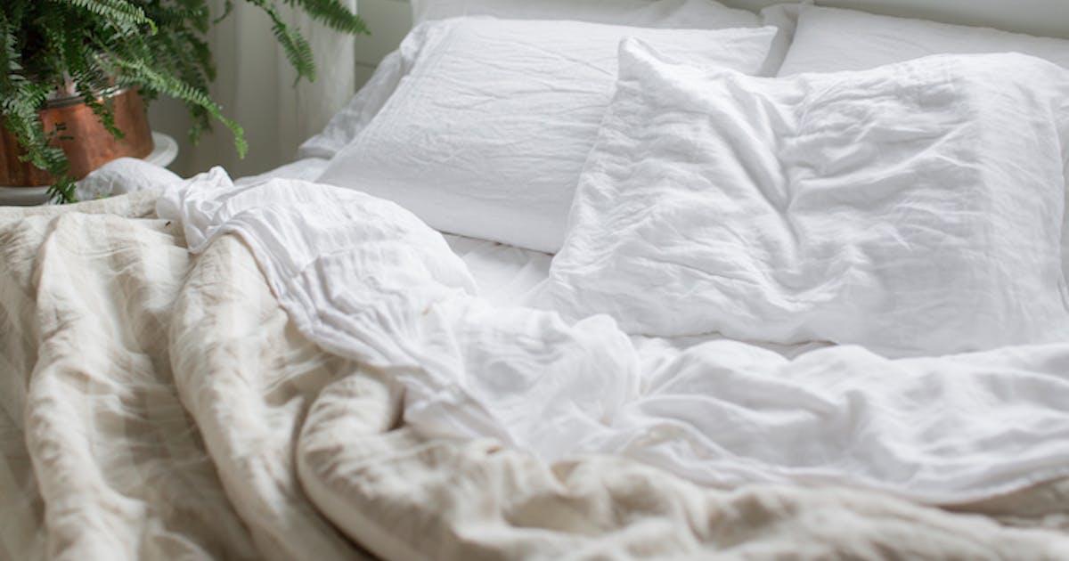 Top Sheet vs. No Top Sheet Let’s Settle the Bedding Debate Saatva