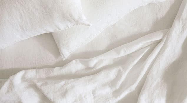 saatva's linen sheets