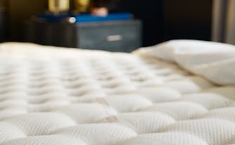 what is the best type of mattress? - image of luxury mattress