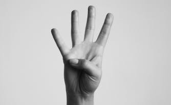 saatva on inc 5000 list for fourth straight year - image of hand holding up four fingers