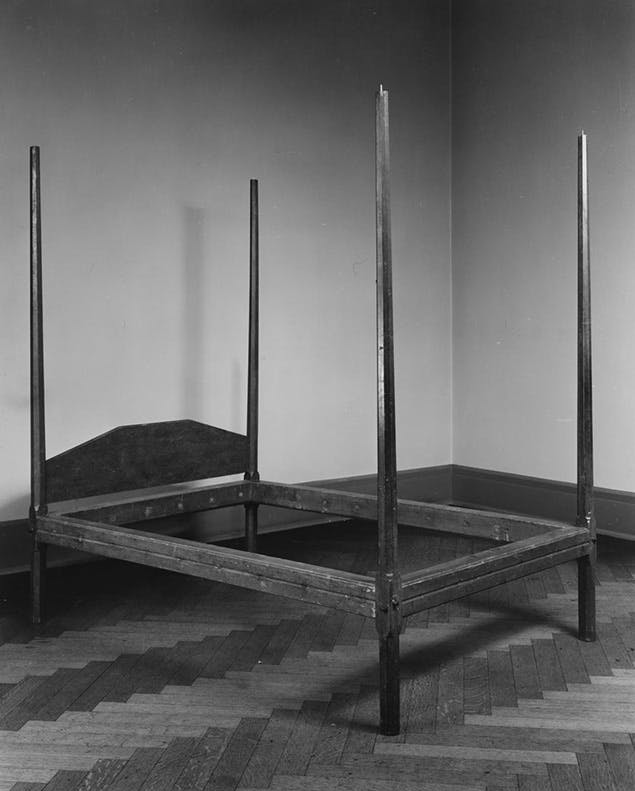 bed frame from 1700s