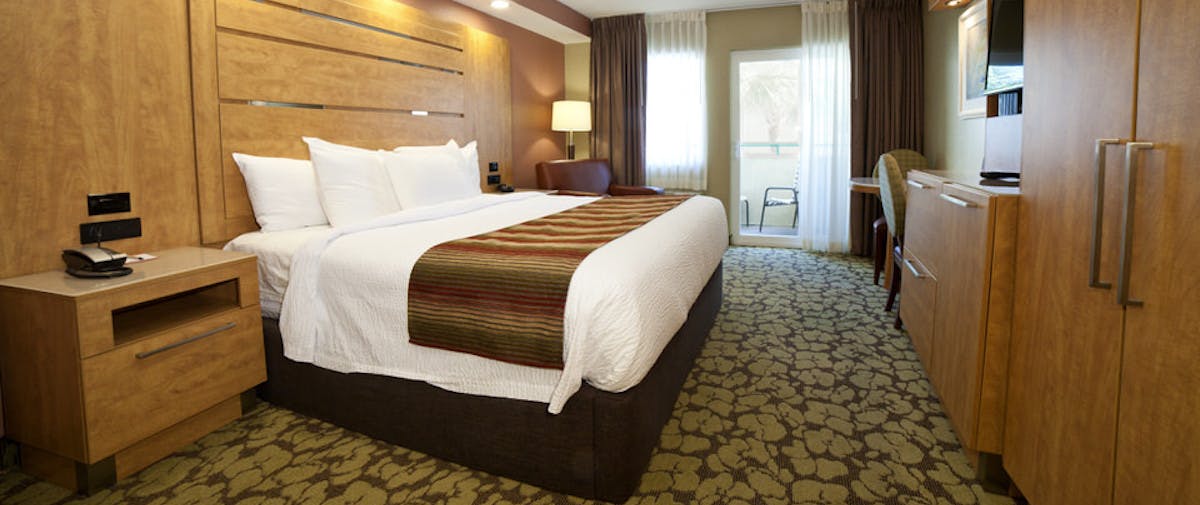 saatva mattress in desoto beach hotel