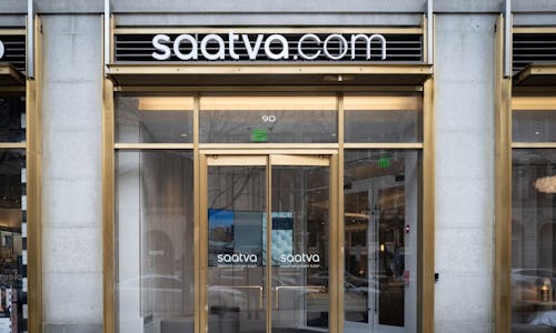 The facade of the Saatva Boston Viewing Room located at 90 Newbury Street