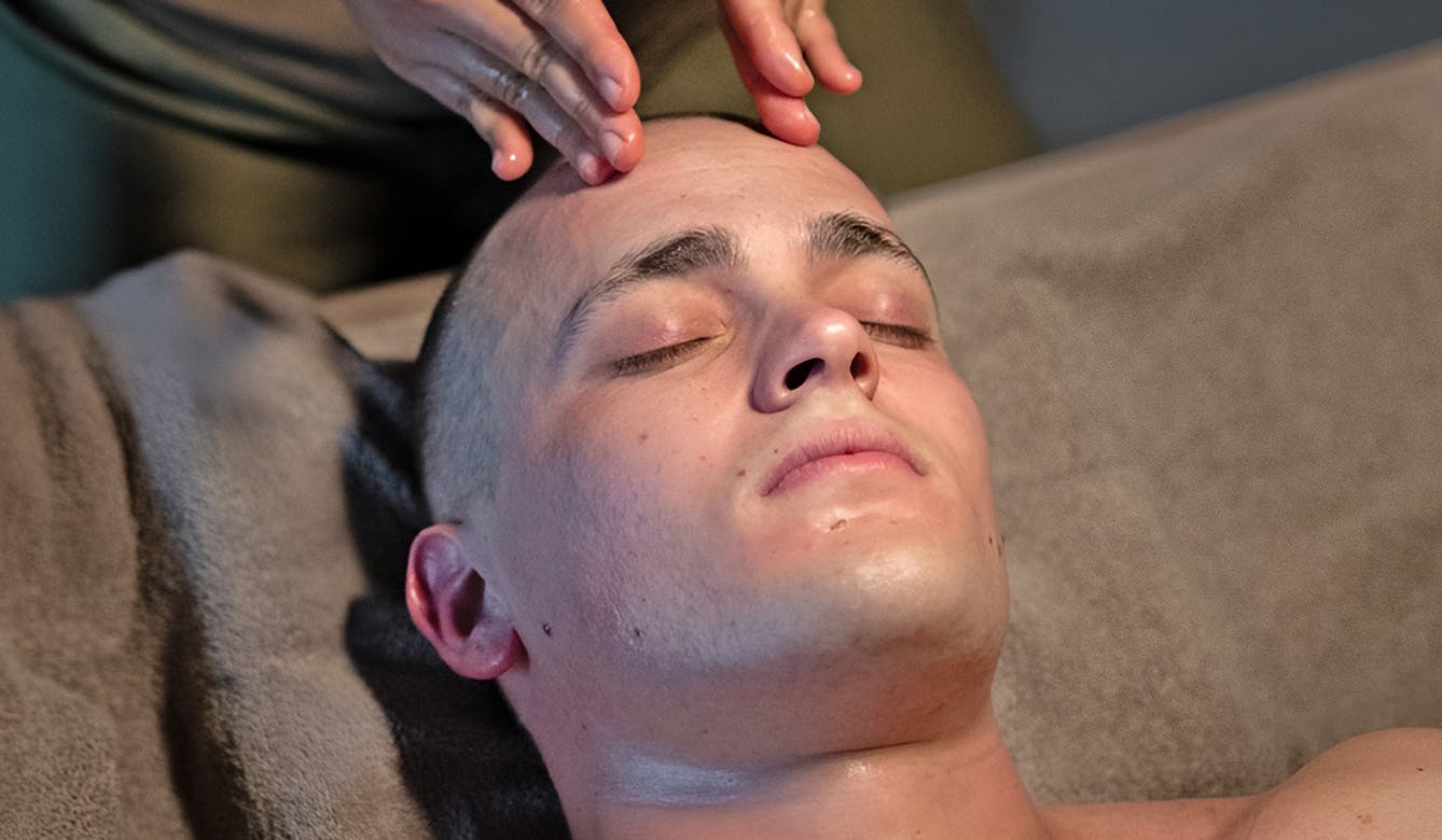 Authentic Thai facial massage at Sabai Sabai Thai Massage Split — therapist using natural oils and acupressure techniques to relieve tension and enhance skin glow.