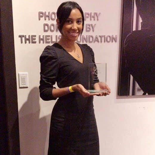 Alexandra recibiendo el premio en la competicion