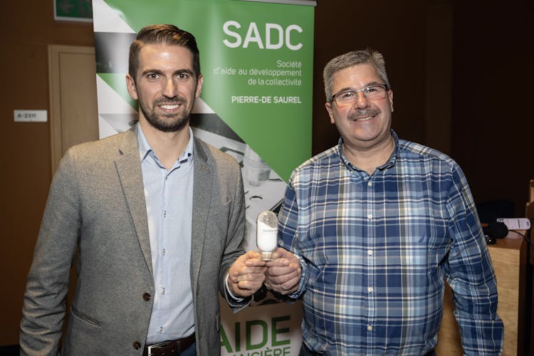 Messieurs Frédéric Benoit, Chef de service de l’usine de scandium et Yves Pépin, Directeur TiO2 au Centre de Technologie et minéraux critiques conférenciers. crédit photo : Philippe Manning
