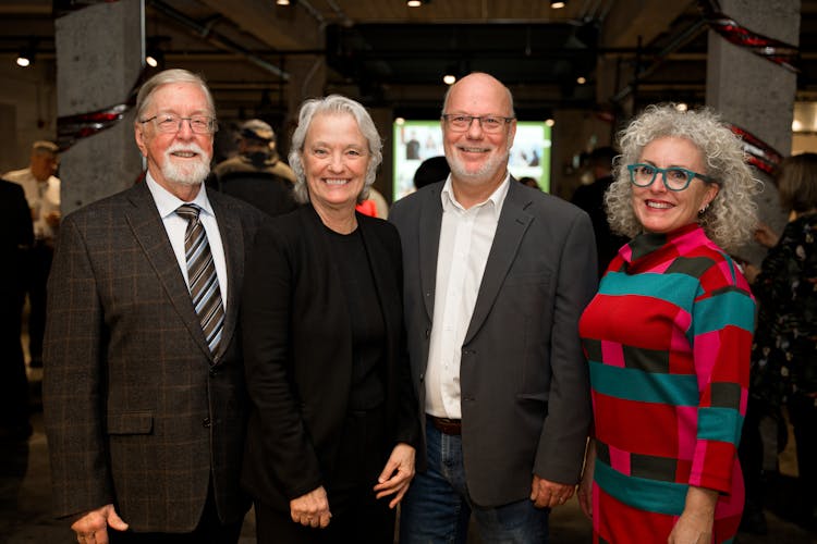Sylvie Pouliot entourée de 3 des 4 présidents de la SADC des 23 dernières années.
