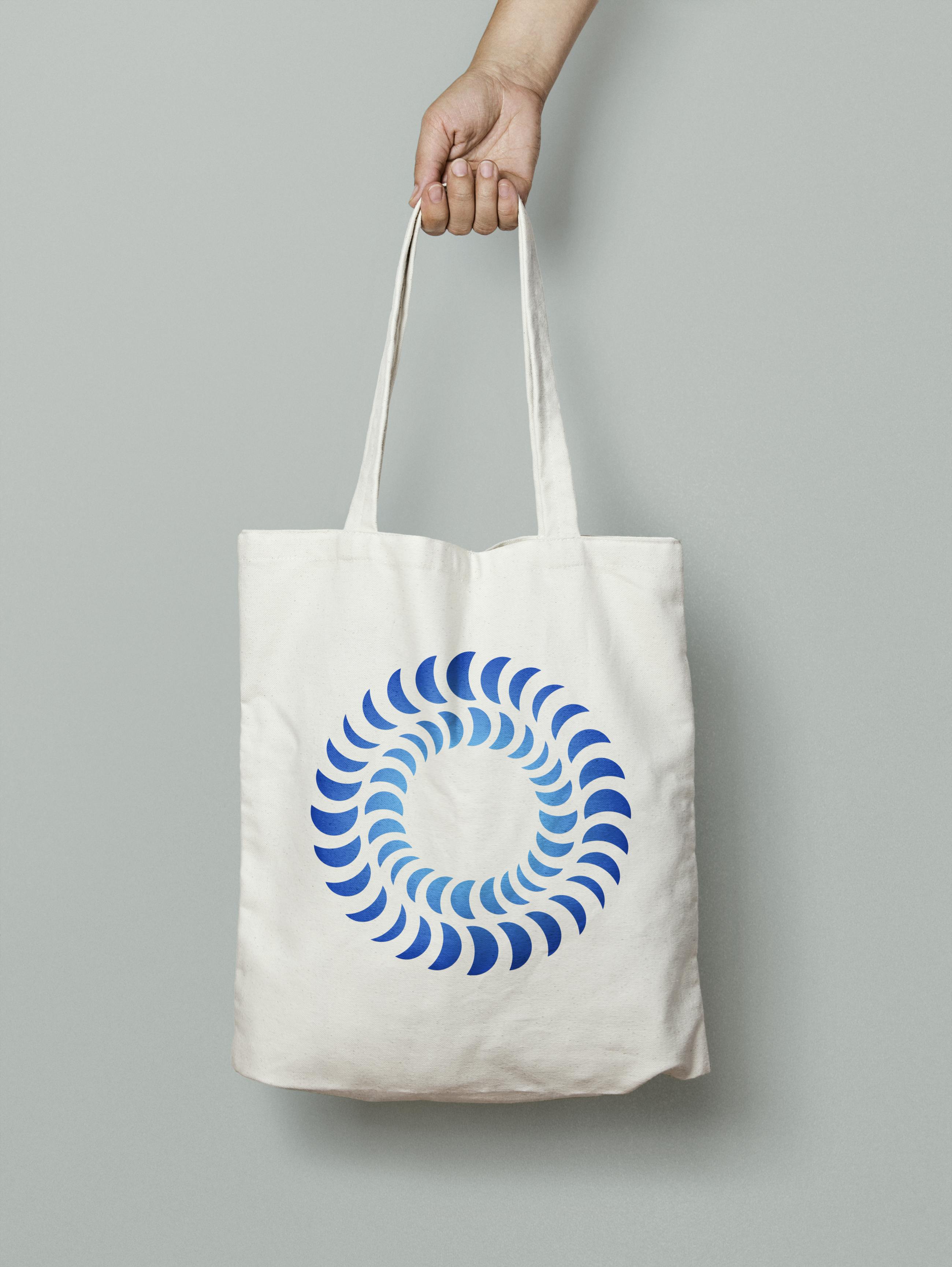 Mohalu on tote bag