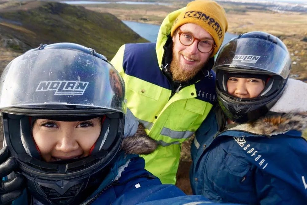Tourists taking a photo from Wolf Creek mountain tour