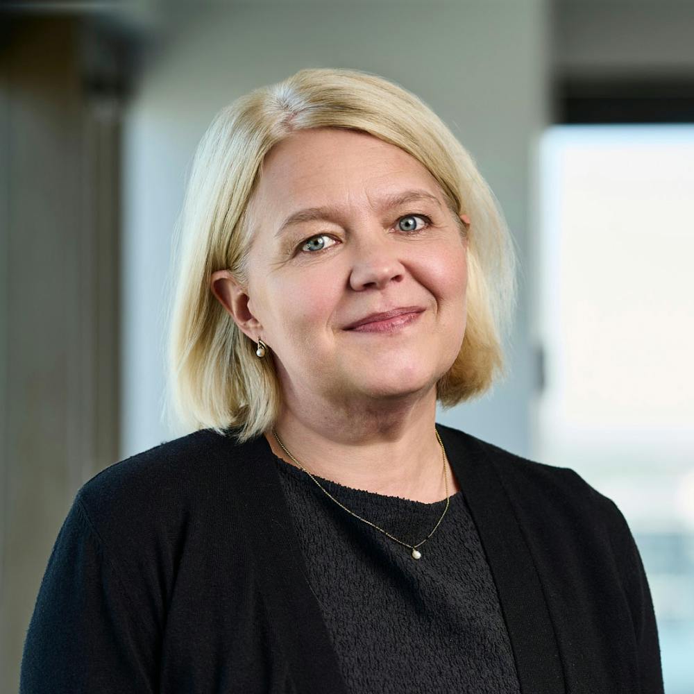 Sharon Selvig-Cooper headshot