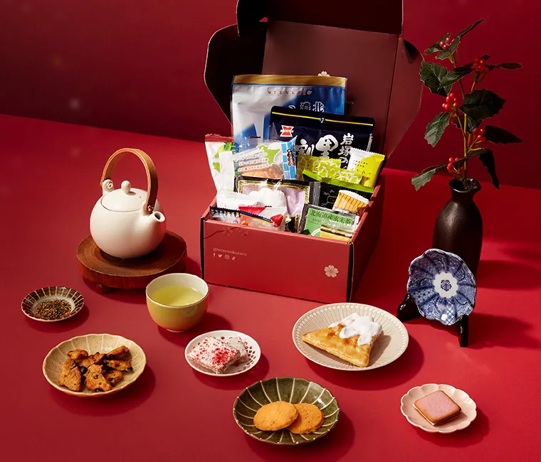 Authentic traditional snacks and teas from prefectures and seasons around Japan