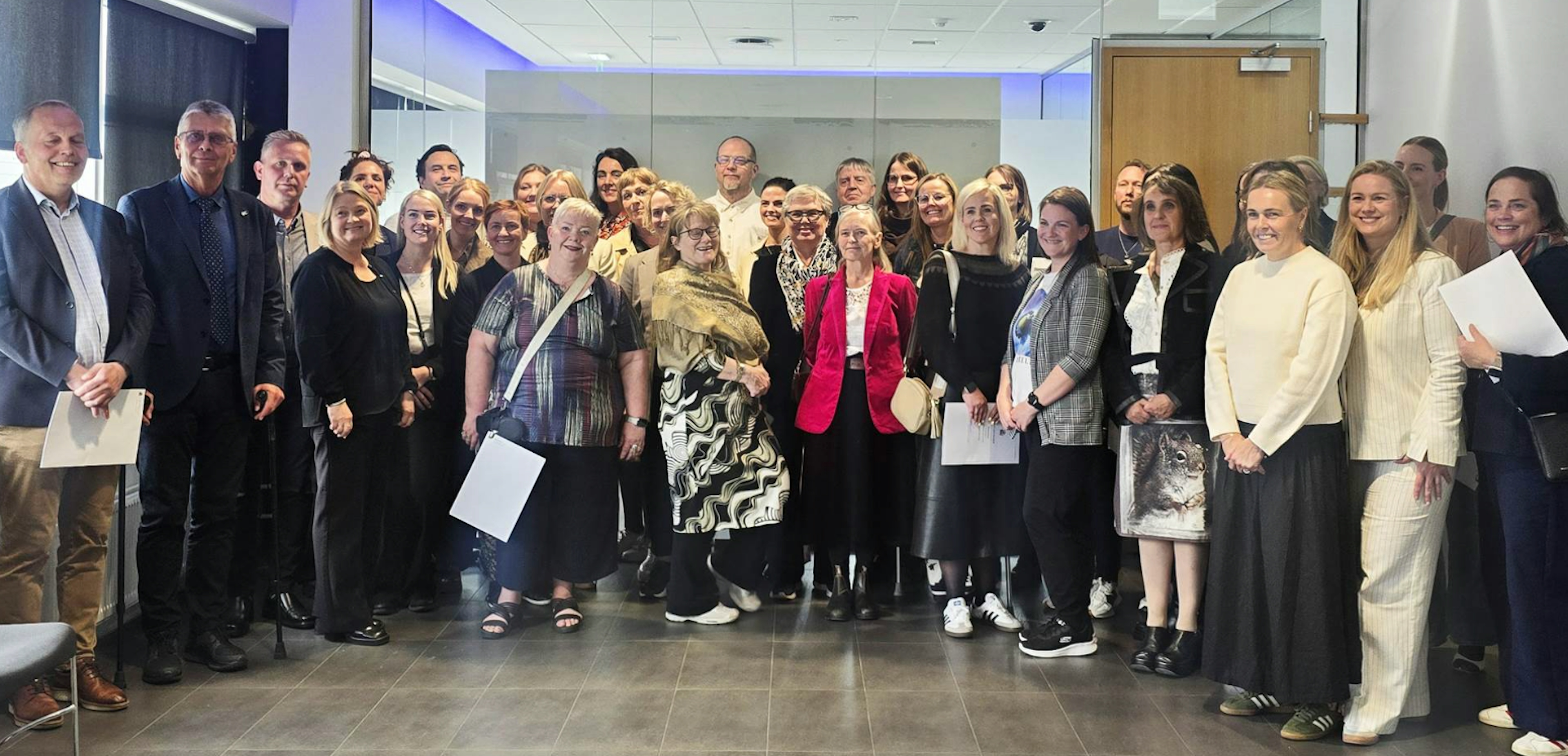Styrkþegar 2025 ásamt mennta- og barnamálaráðherra og stjórnarformanni Sprotasjóðs. (mynd af vef stjórnarráðsins)