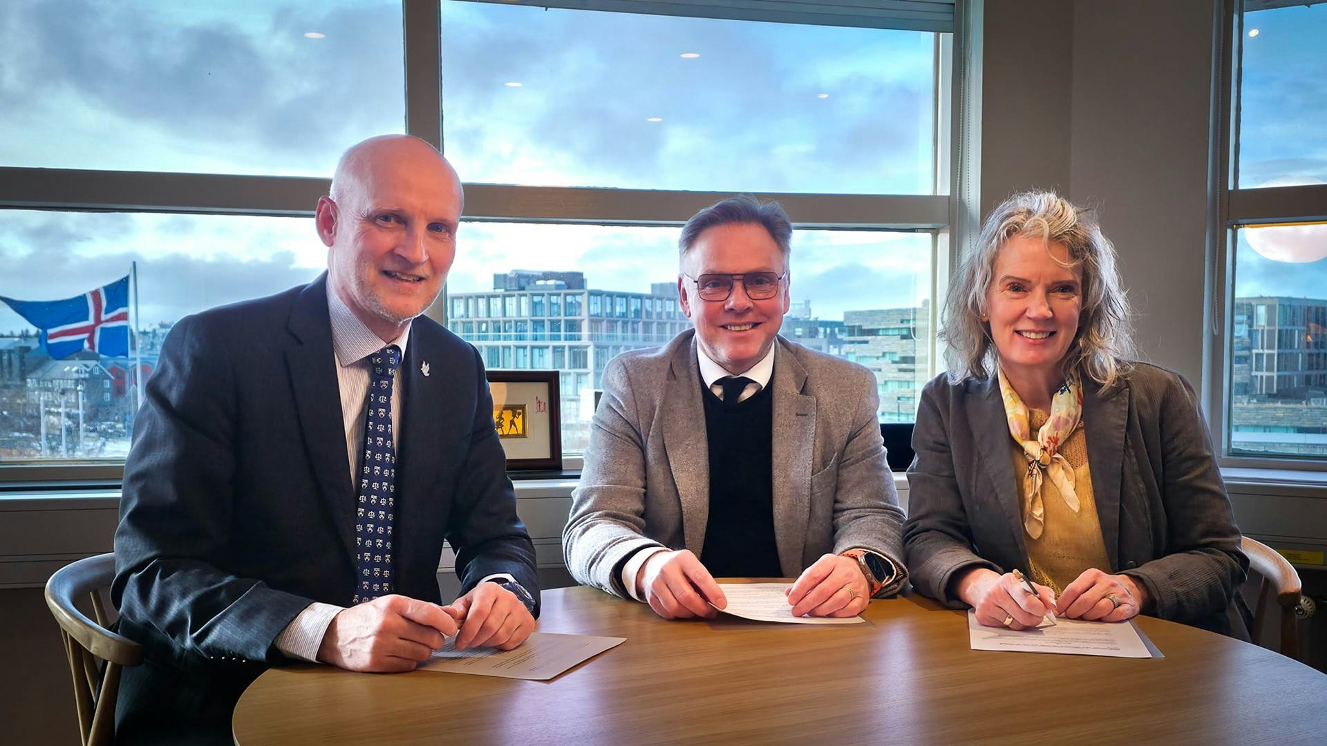 Frá undirritun samkomulagsins.